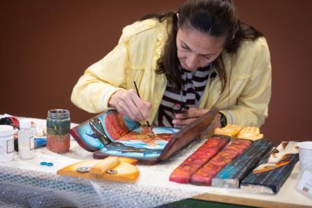 57 MTLS Trebnje - Stela Stefanova med ustvarjanjem, foto Bostjan Pucelj